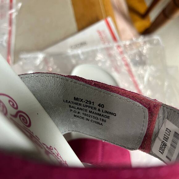 Marc Fisher Cross Weave Stretch Sandals Size 6 M Rose Gold - Picture 5 of 10